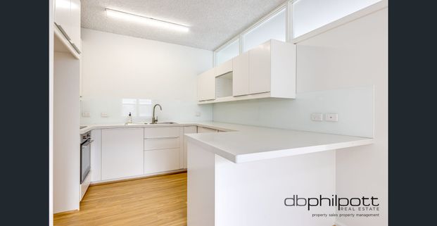 Coastal Living with Absolute Ocean Views – Kingston Park - Photo 1