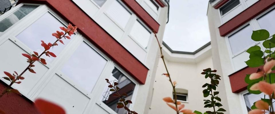 Interessante 2- Zimmerwohnung im Dachgeschoss. Mit Balkon, unweit vom Bahnhof - Foto 1