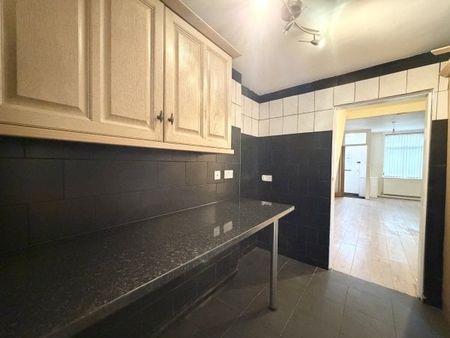 Chamberlain Street, WA10 4NJ - Photo 2