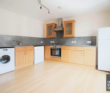 2 bedroom flat to rent - Photo 3