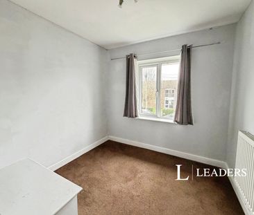 2 bedroom maisonette to rent Warner Road, Worthing, BN14 - Photo 1