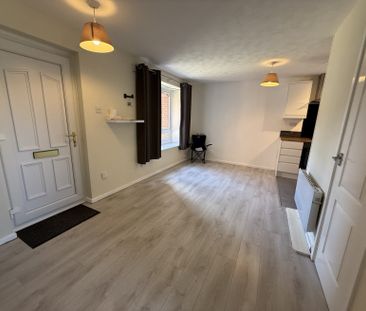 1 bedroom studio to rent - Photo 2