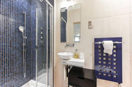 2 bedroom flat to rent - Photo 2