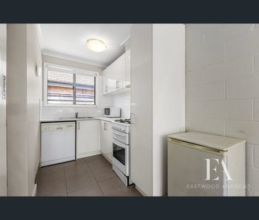 4/18a Roslyn Road, Belmont, Vic 3216 - Photo 3