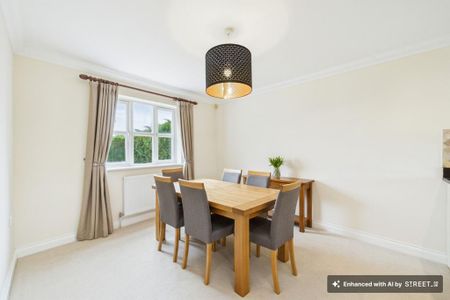 4 bedroom detached house to rent - Photo 2