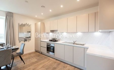 2 Bedroom flat to rent in East Acton Lane, Acton, W3 - Photo 5