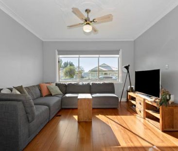 “Perfect Family Home” - Photo 5