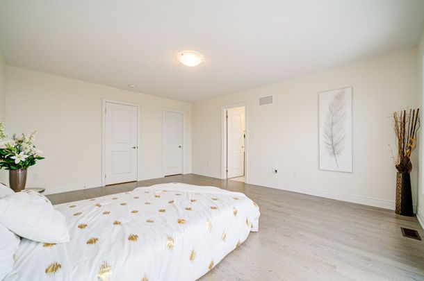 For Lease - 22 Thomas Hope Lane, Markham, Ontario - Photo 1