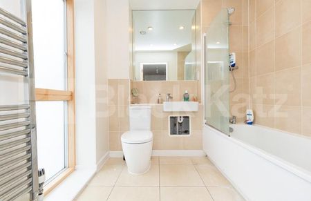 2 bed 2 bath within a modern new build minutes to a piccadilly tube line - Photo 4