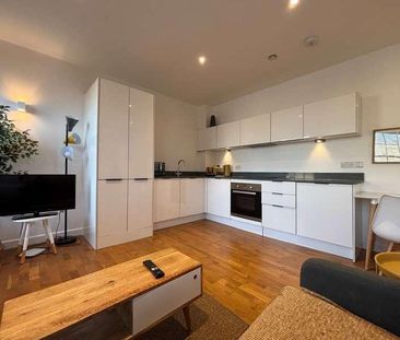 Clarence Street, Staines-upon-thames, Surrey, TW18 - Photo 3