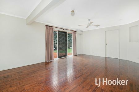 FAMILY HOME IN QUIET COURT LOCATION!! - Photo 4