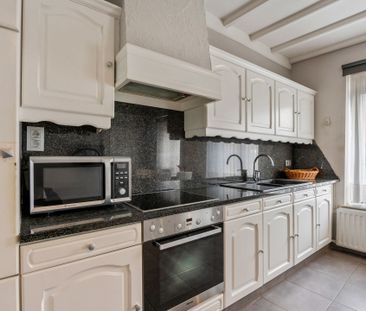 Ruime eengezinswoning met authentieke charme in Koninksem - Photo 2