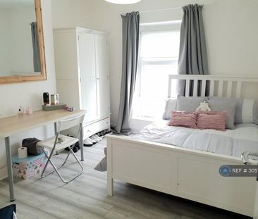 4 bedroom terraced house to rent - Photo 4