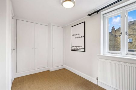 A smart two bedroom flat with high ceilings and wood floors on the Fulham Road. - Photo 5