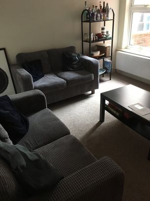 4 Bed Terraced House, Cardigan Gardens, RG1 - Photo 1