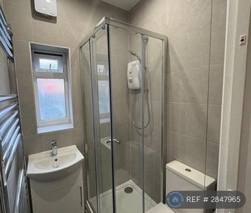 1 bedroom in a house share to rent - Photo 6