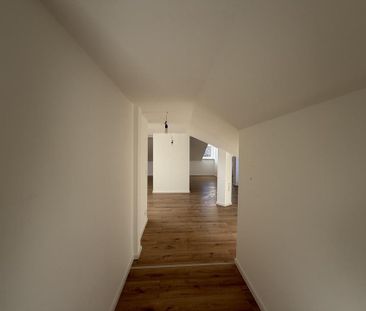 Neu sanierte Dachgeschosswohnung – modern & hochwertig renoviert - Photo 3