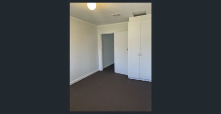 Beautifully presented 1 X 1 in secure complex! - Photo 5