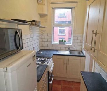 35 Harold Mount, Leeds, LS6 1PW - Photo 3