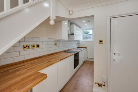 3 bedroom detached house to rent - Photo 3