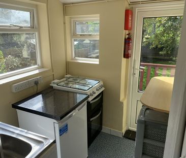 1 bedroom flat to rent - Photo 6