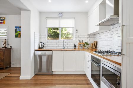 Stylish Modern Lower Duplex - Photo 3