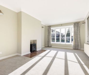 Court Close, Liphook - 3 bedrooms Property for lettings - Seymours - Photo 4