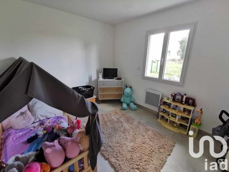 Maison 4 pièces de 88 m² à Savignac-de-l'Isle (33910) - Photo 4