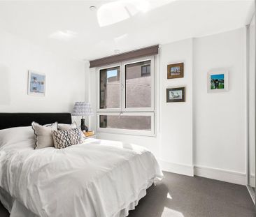 2 bedroom penthouse to rent - Photo 4