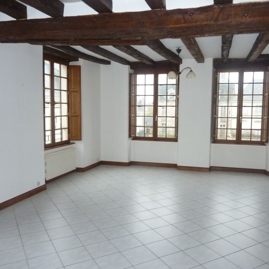 Location Appartement 5 pièces 142m² LA FLECHE 72200 - Photo 1