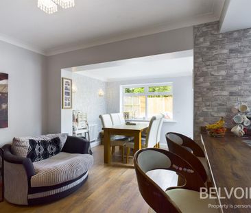 4 bedroom detached house to rent - Photo 2