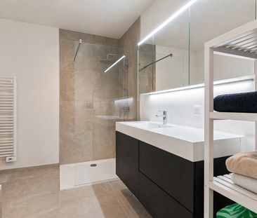 Recent appartement met terras en een ondergrondse autostaanplaats i... - Photo 1