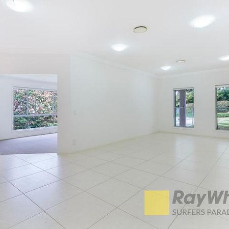 $1,400 per week / $5,600 Bond - Photo 3