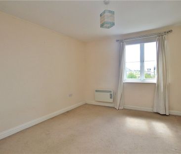 Tudor Way, Knaphill, Woking, Surrey, GU21 2UB - Photo 4