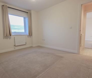 Skyline House, Swingate, Stevenage - Photo 3