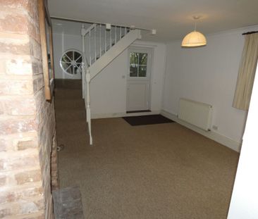 1 bed House - To Let - Photo 2