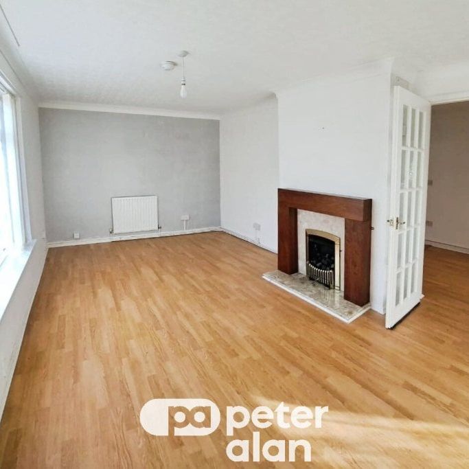 Bay Tree Avenue, Sketty, SWANSEA - Photo 1