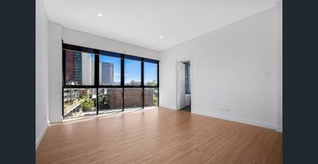 Contemporary 3Br Penthouse with Expansive Loggia & Roof Entertaining - Photo 4