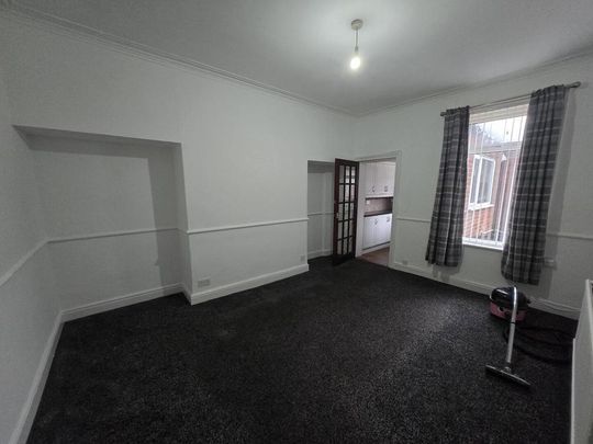 4 bedroom maisonette to rent - Photo 1