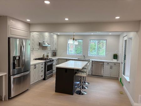 For Lease - 2429 Hensall Street, Mississauga, Ontario - Photo 4