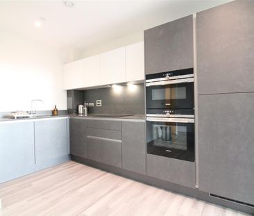 Avenue Road, London - Photo 6