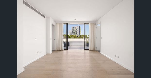 Modern living with private rooftop retreat - Photo 1