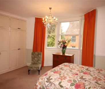 4 bedroom semi-detached house to rent - Photo 5