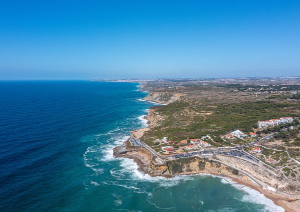 MORADIA T4 PRÓXIMO AO MAGOITO - SINTRA - SÃO JOÃO LAMPAS - CONDOMÍNIO FECHADO E VISTA MAR