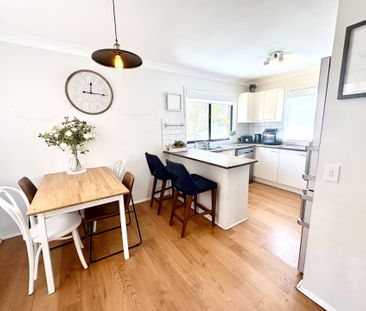 Furnished Tri-Level Home Between Chirn Park & The Broadwater - Photo 5