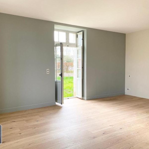 Location Appartement 1 pièce 37m² FONTENAY LE COMTE 85200 - Photo 1
