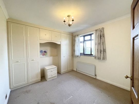 Thorntons Farm Avenue RM7 0TU, Property for rent - Photo 1