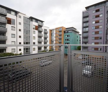 2 bedroom flat to rent - Photo 3