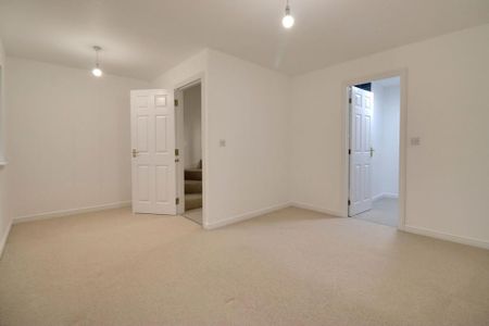 4 bedroom terraced house to rent - Photo 2