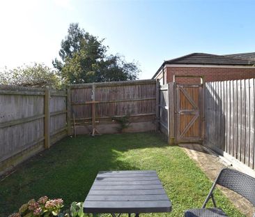 3 bedroom terraced house to rent - Photo 4
